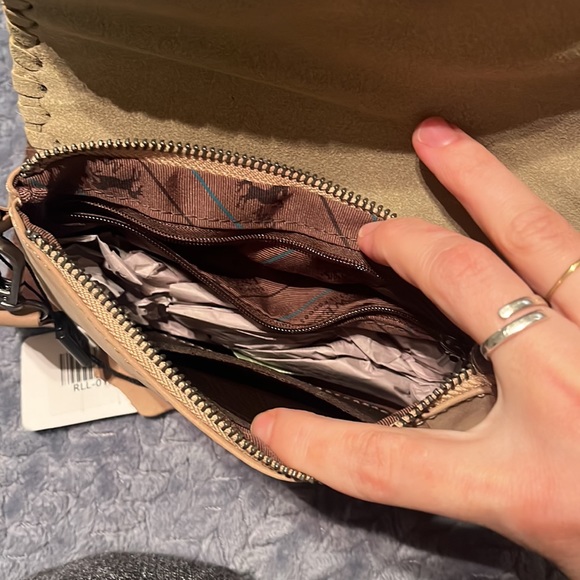 Montana West cross body purse - Picture 2 of 6
